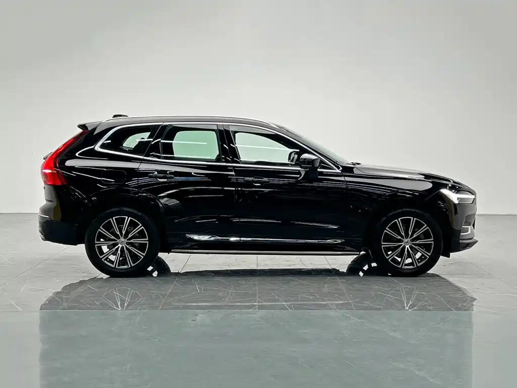 Volvo XC60 — фото 7