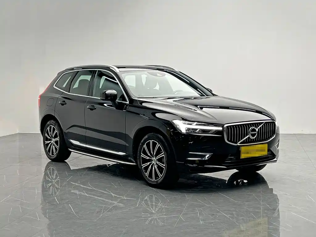 Volvo XC60 — фото 8