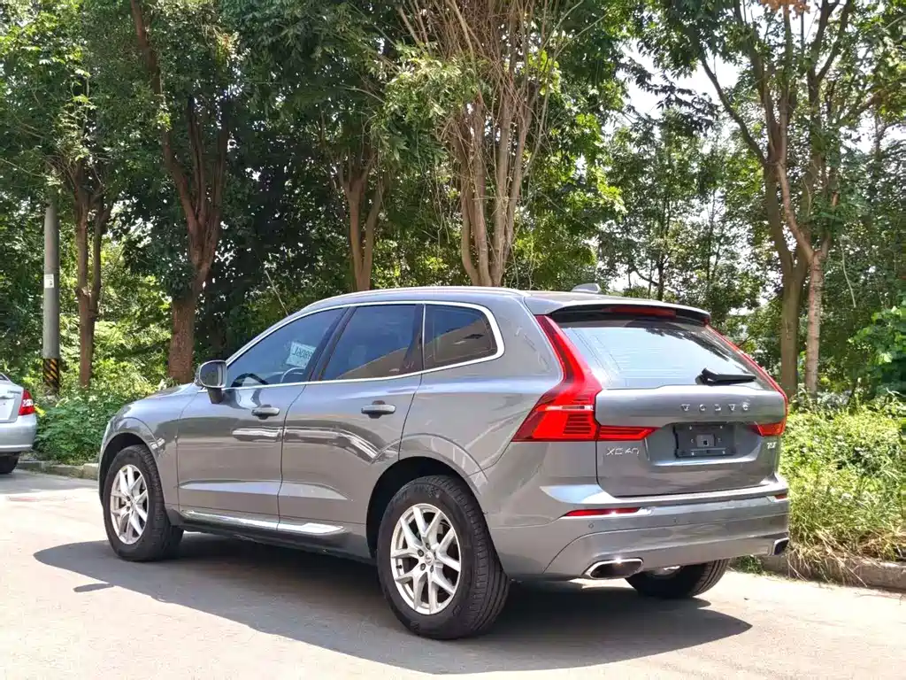Volvo XC60 — фото 4