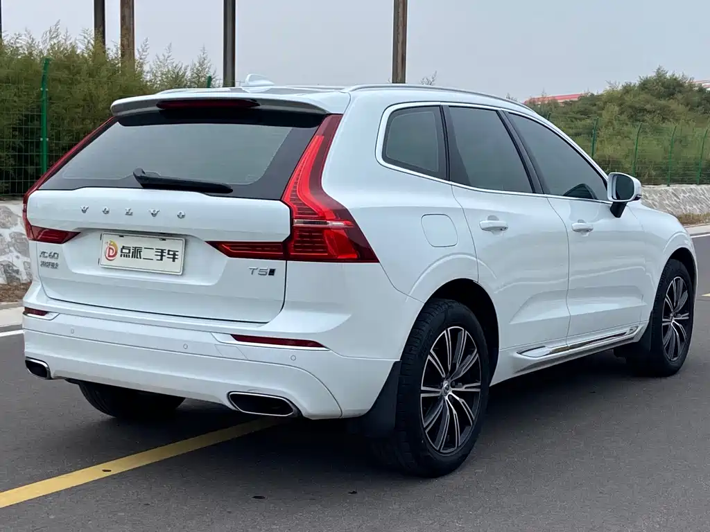 Volvo XC60 — фото 4