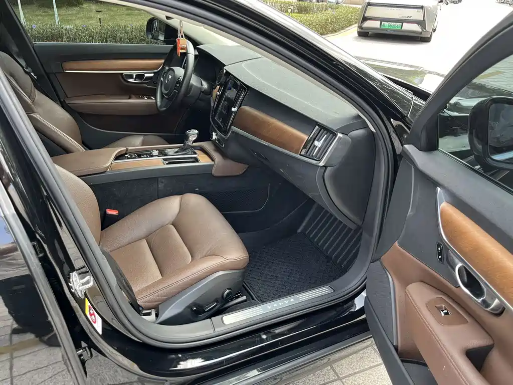 Volvo S90 — фото 10