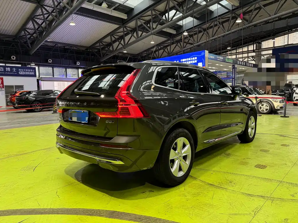 Volvo XC60 — фото 4
