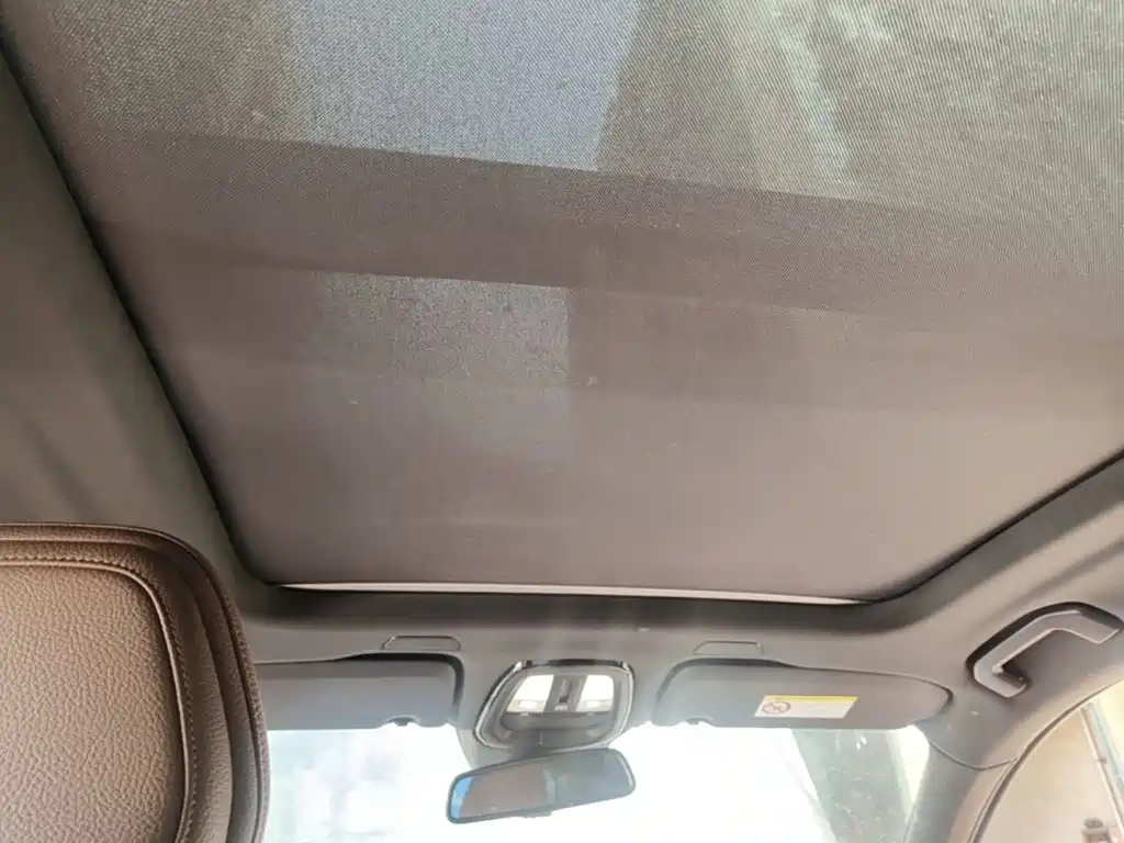 Volvo XC60 — фото 14