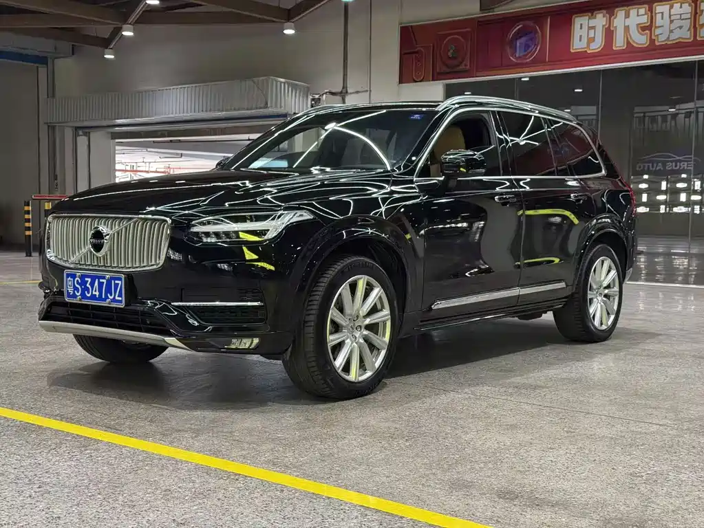 Volvo XC90 — фото 2