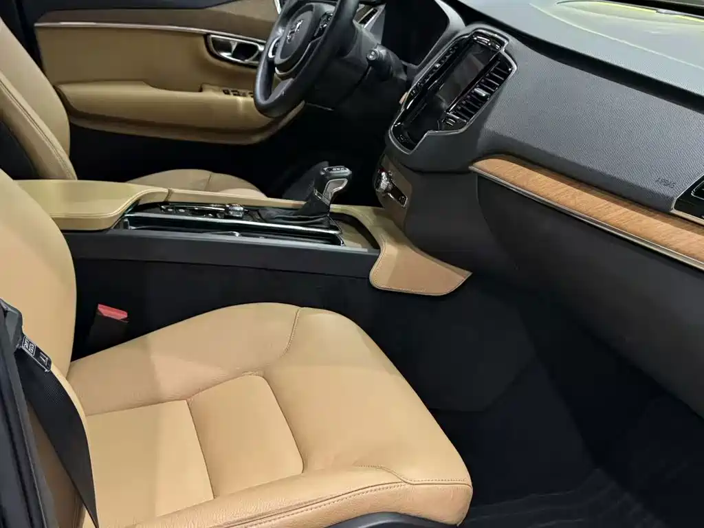 Volvo XC90 — фото 4