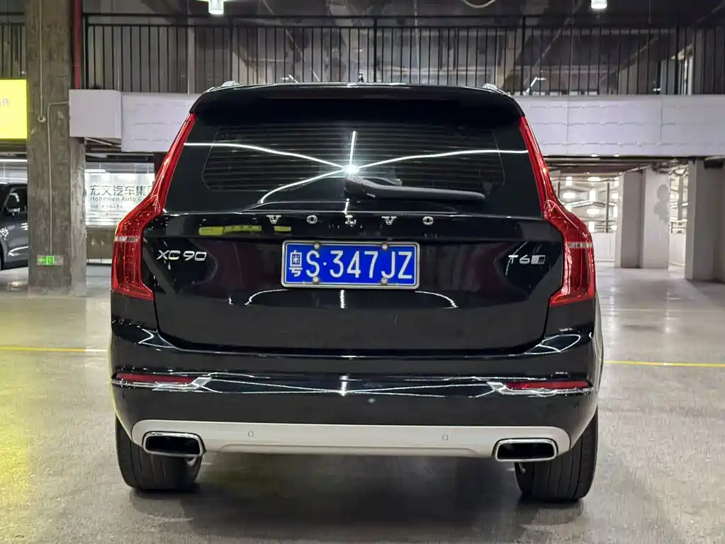 Volvo XC90 — фото 9