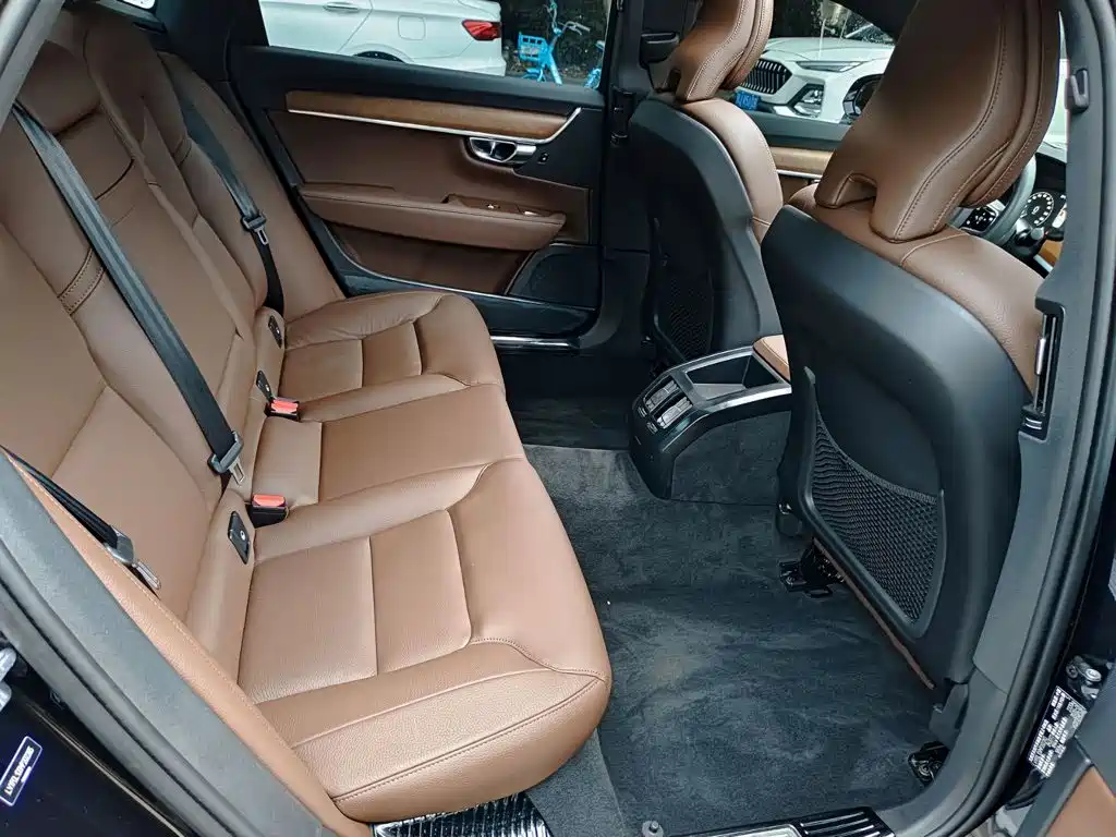 Volvo S90 — фото 11