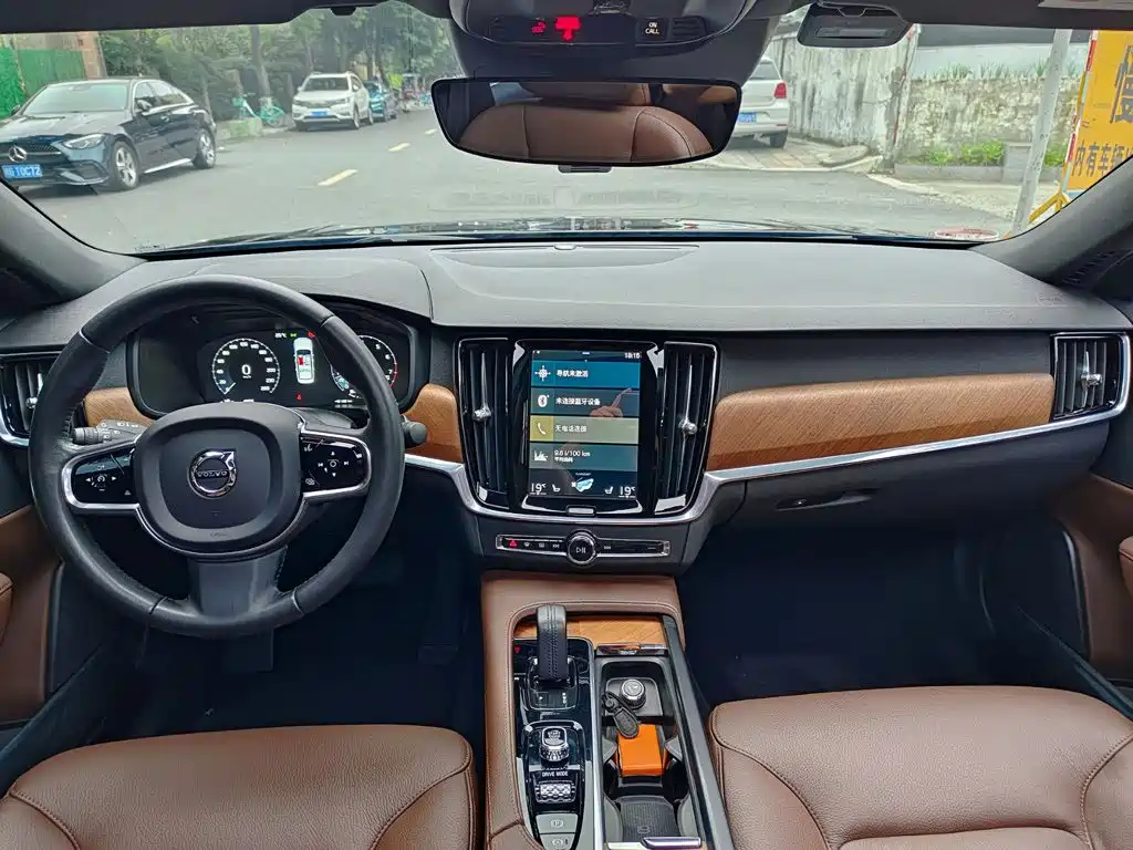 Volvo S90 — фото 10