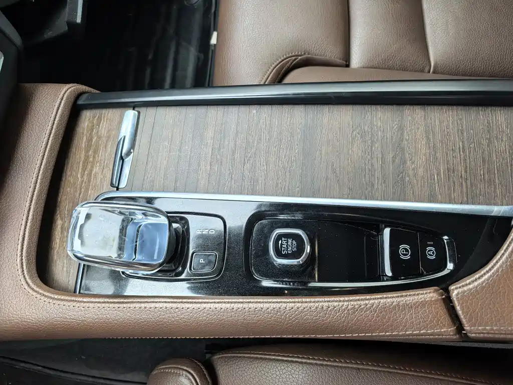 Volvo S90 — фото 14