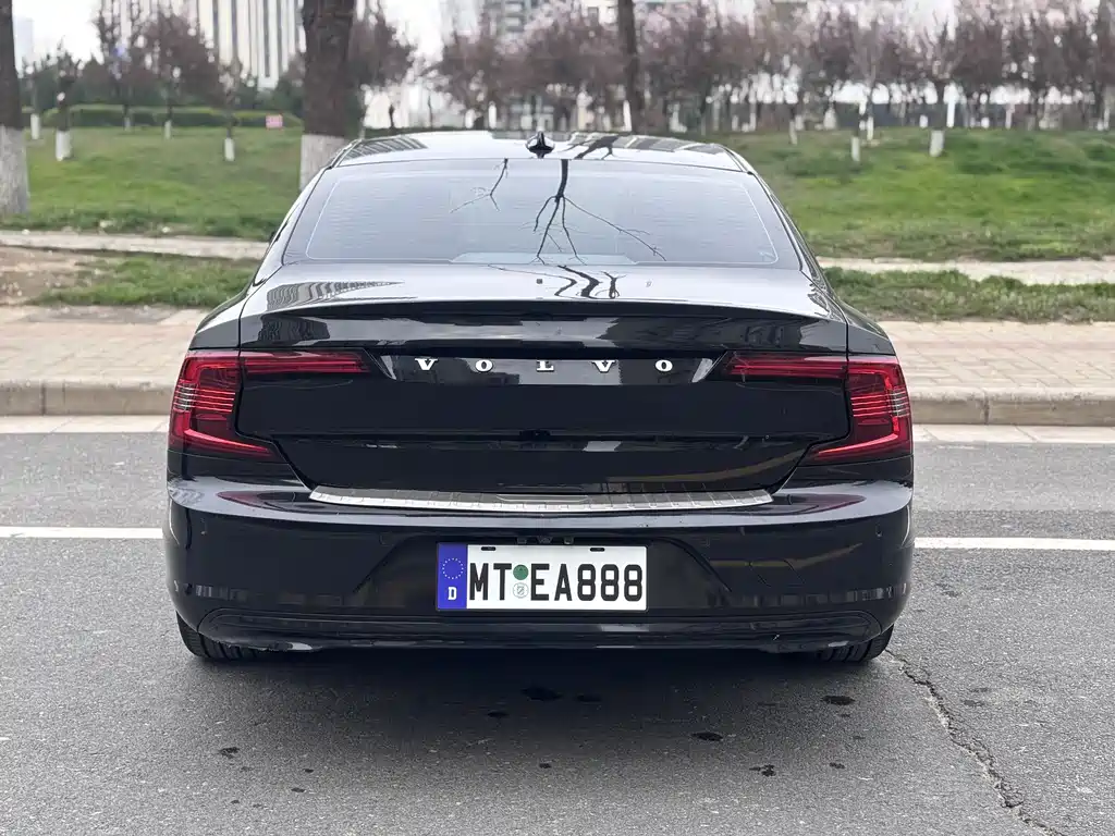 Volvo S90 — фото 8