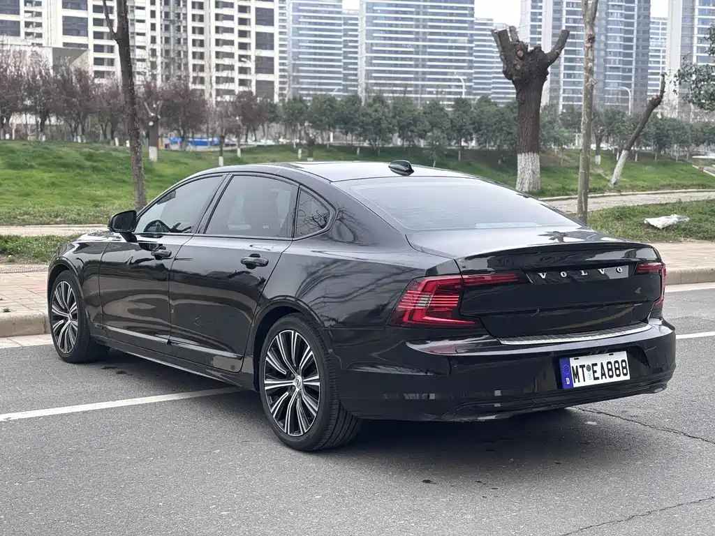 Volvo S90 — фото 9