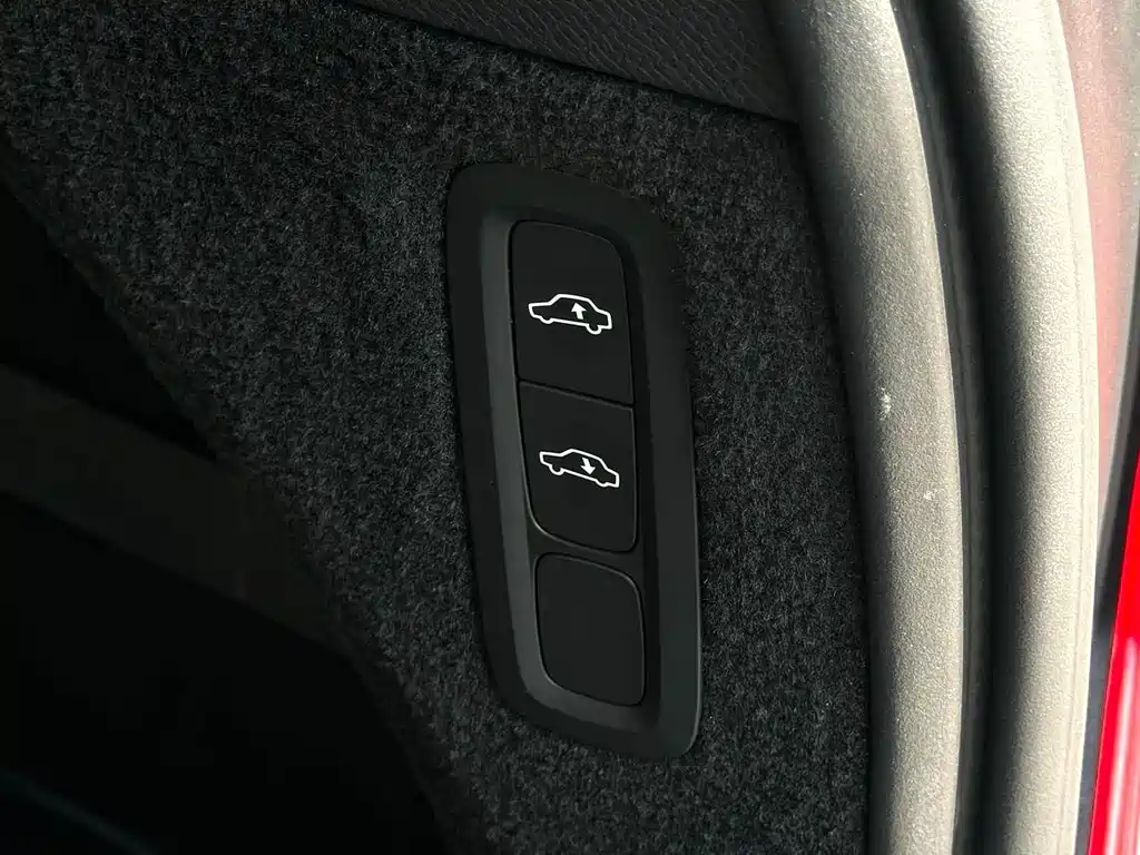 Volvo XC90 — фото 14