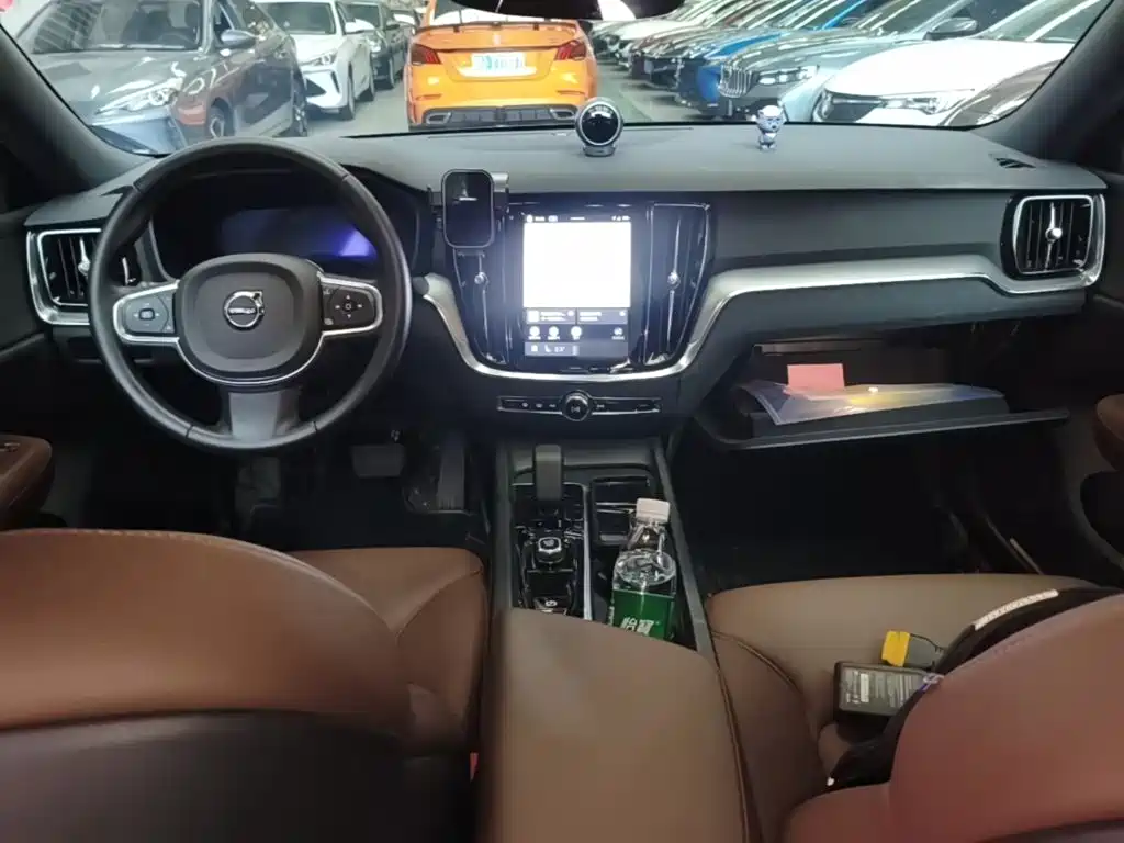 Volvo S60 — фото 10