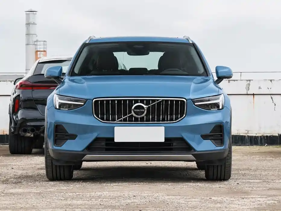 Volvo XC40 — фото 2