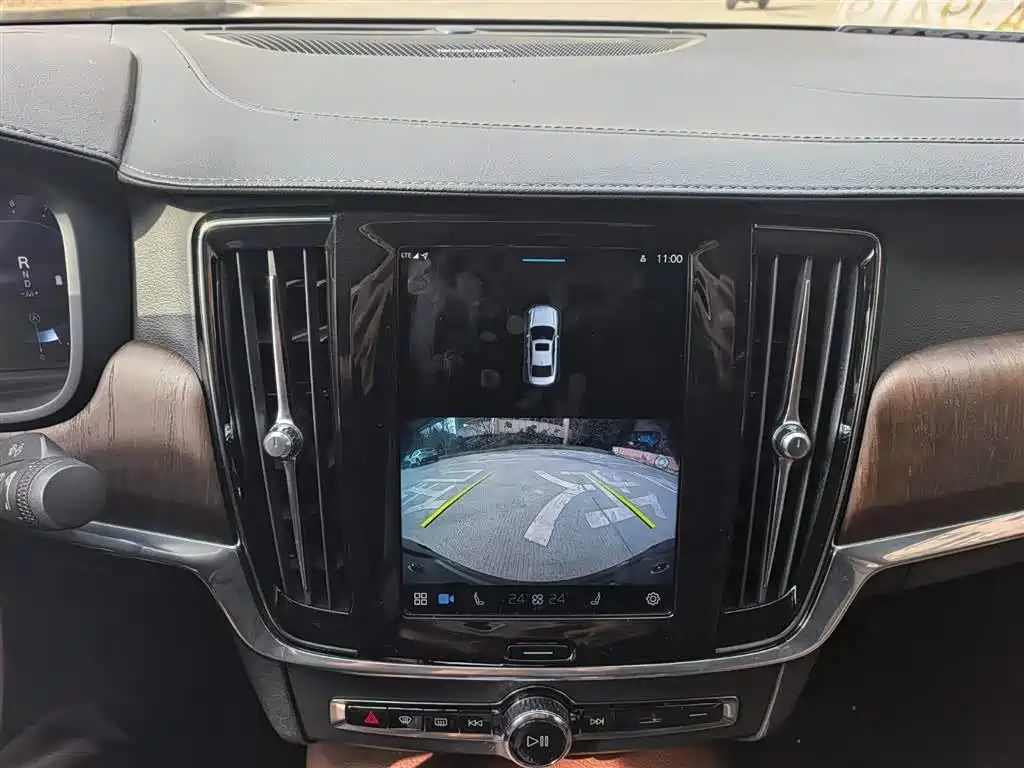 Volvo S90 — фото 10
