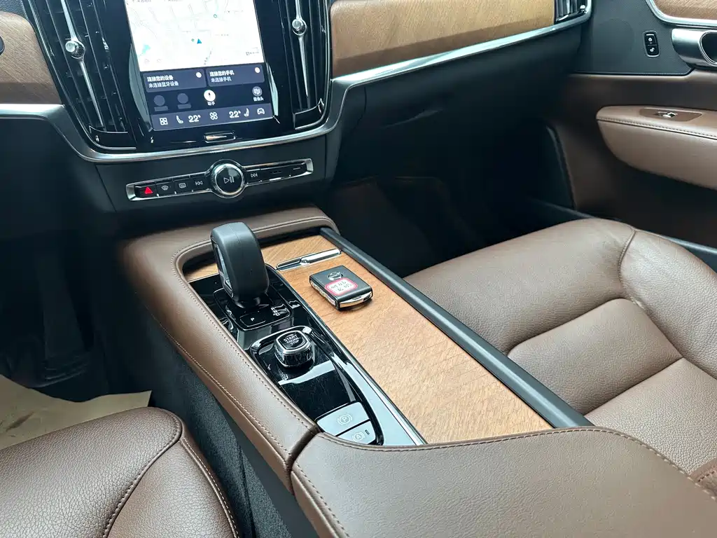 Volvo S90 — фото 13