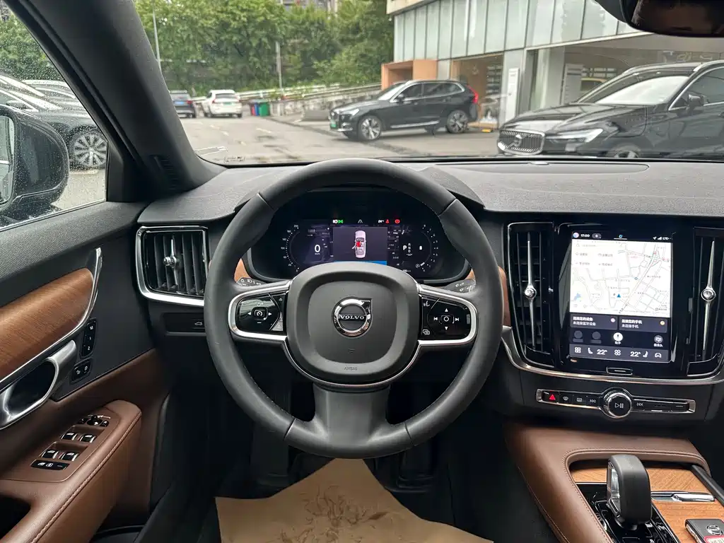 Volvo S90 — фото 14