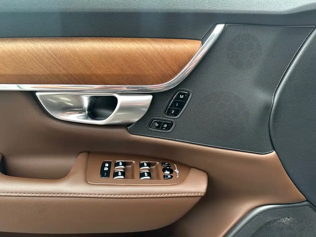 Volvo S90 — фото 15
