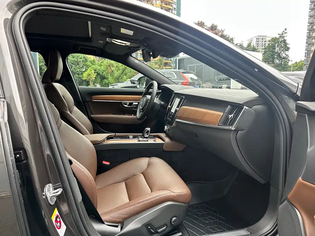 Volvo S90 — фото 19