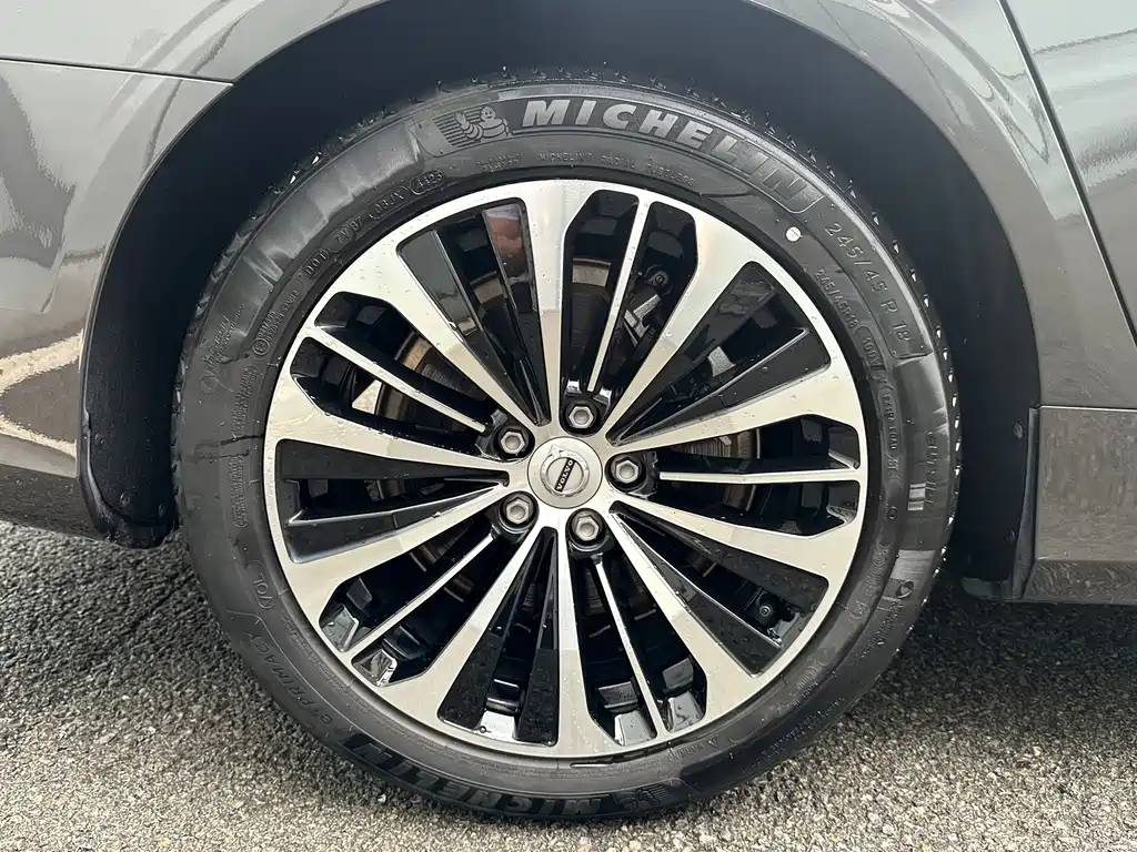 Volvo S90 — фото 21