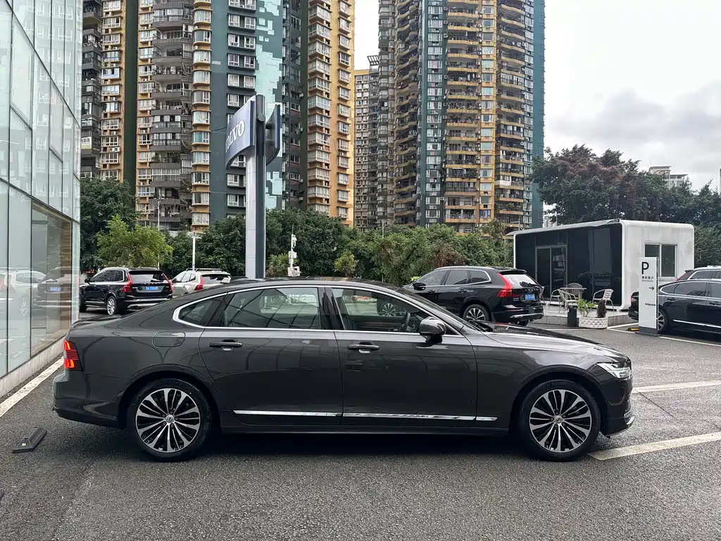 Volvo S90 — фото 4