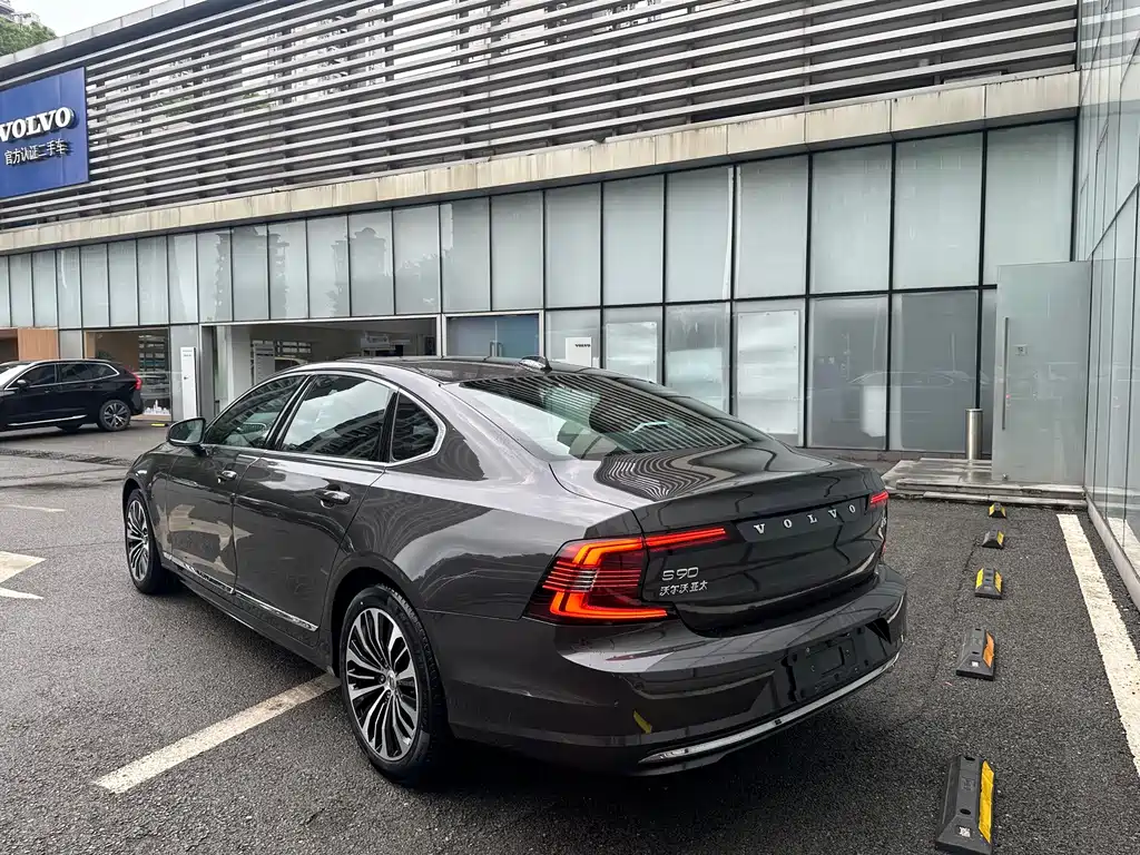 Volvo S90 — фото 6