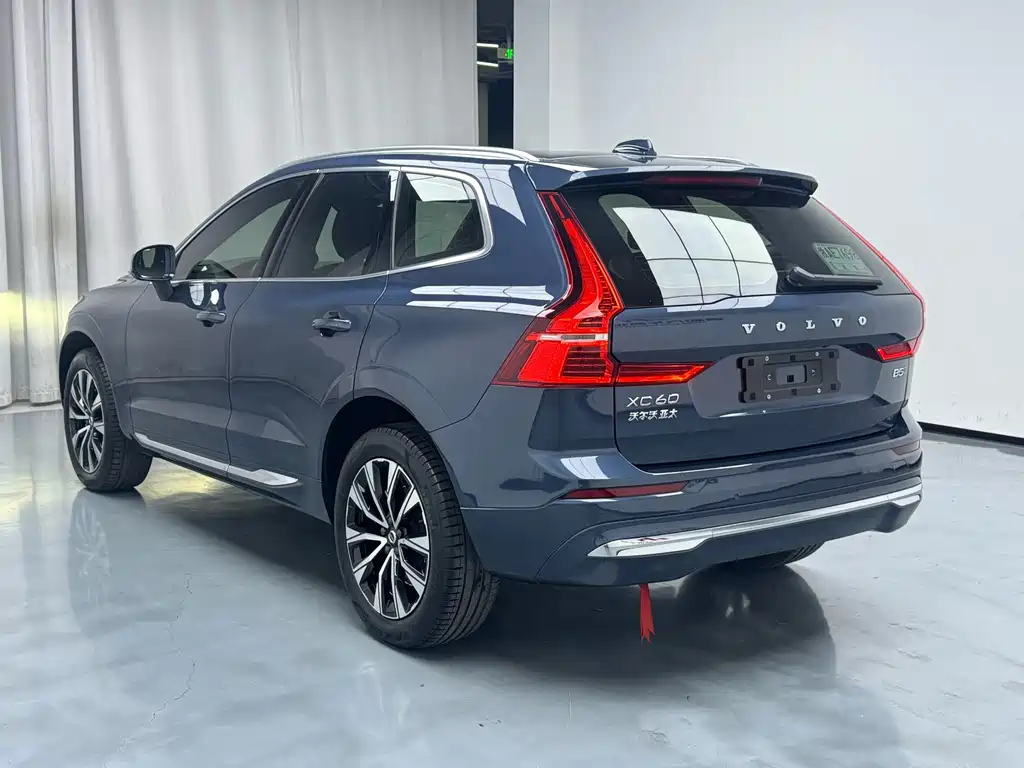 Volvo XC60 — фото 5
