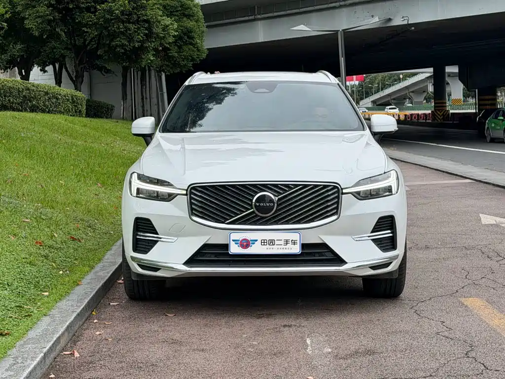 Volvo XC60 — фото 2
