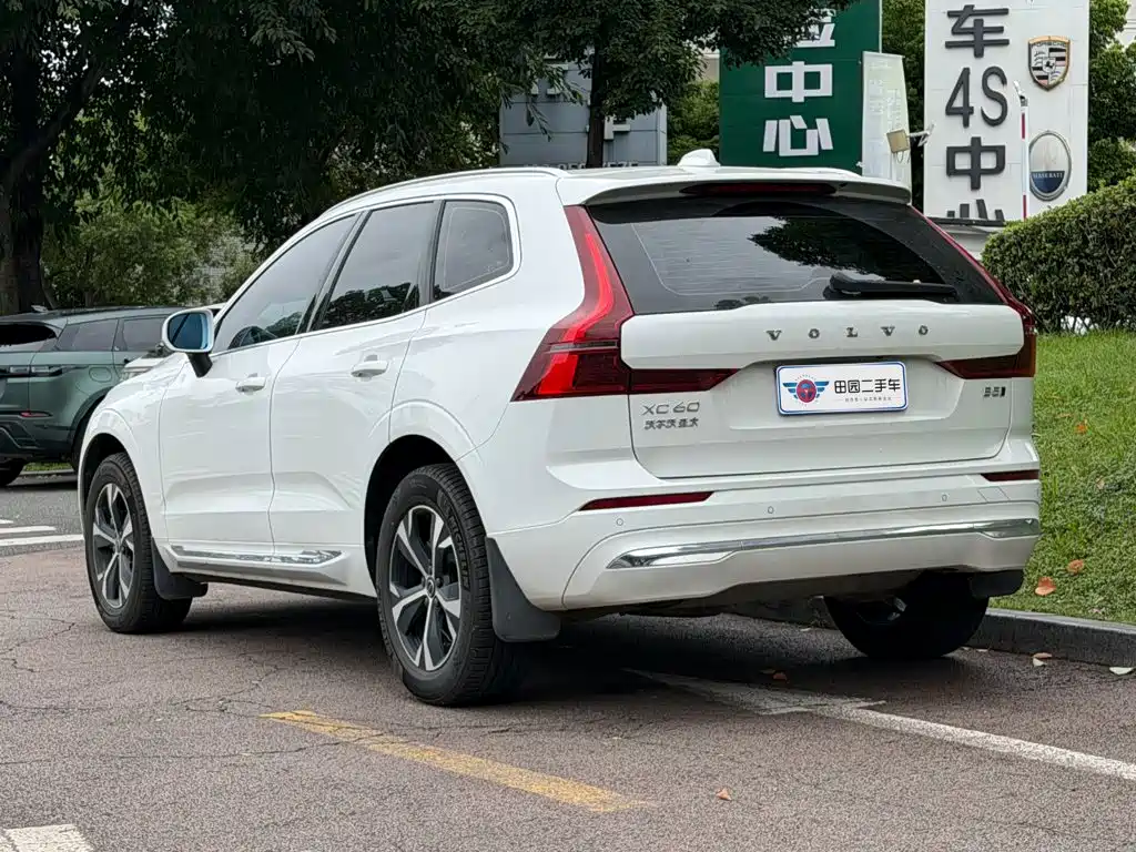 Volvo XC60 — фото 4