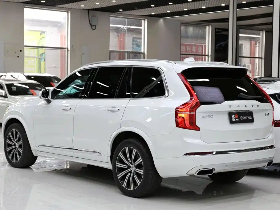 Volvo XC90 — фото 23