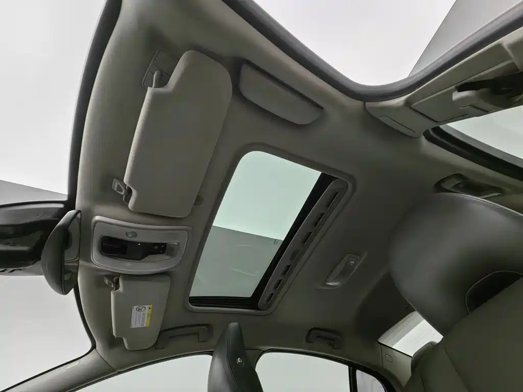 Volvo S60 — фото 14