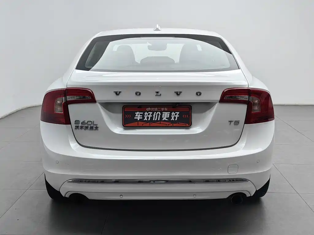 Volvo S60 — фото 4