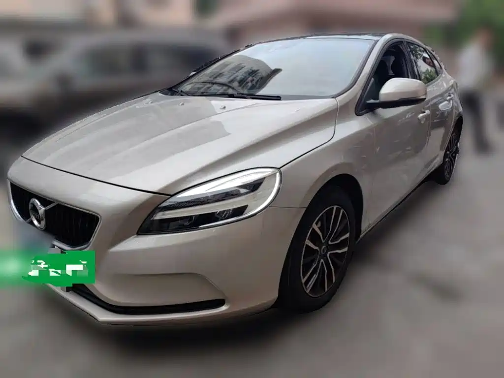 Volvo V40 — фото 2