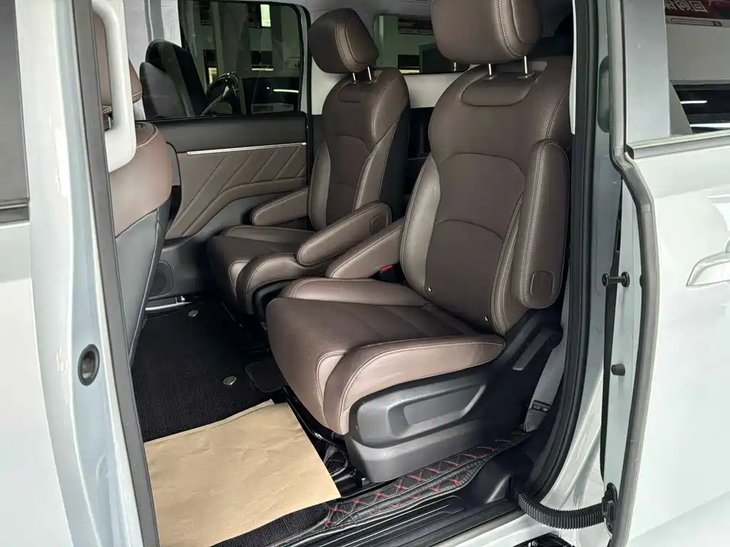 Wuling Xingguang 730 New Energy — фото 10