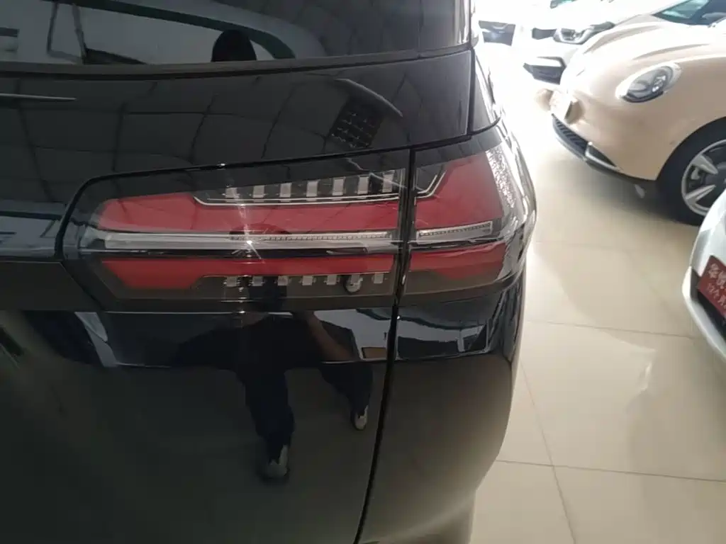 Wuling Xingguang 730 New Energy — фото 8