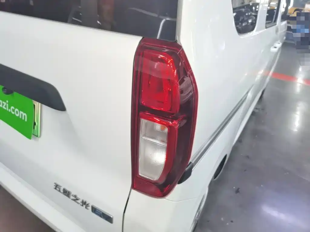 Wuling Zhiguang EV — фото 8