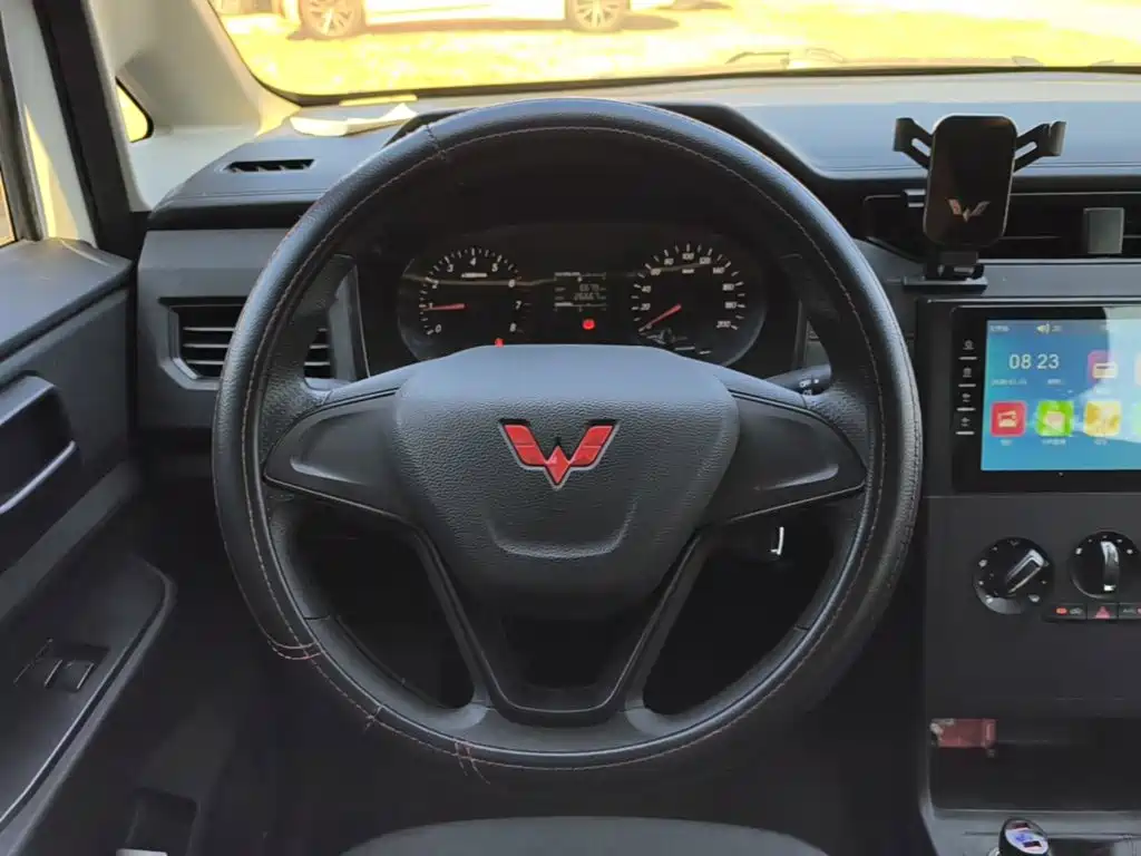Wuling Hongguang PLUS — фото 15