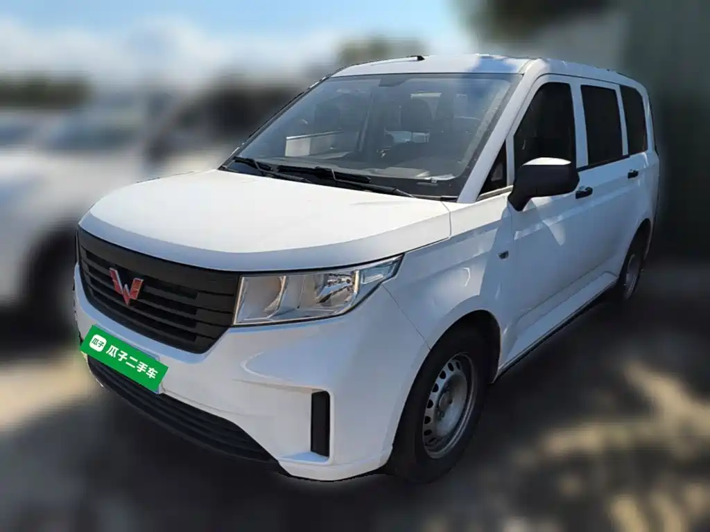 Wuling Hongguang PLUS — фото 3
