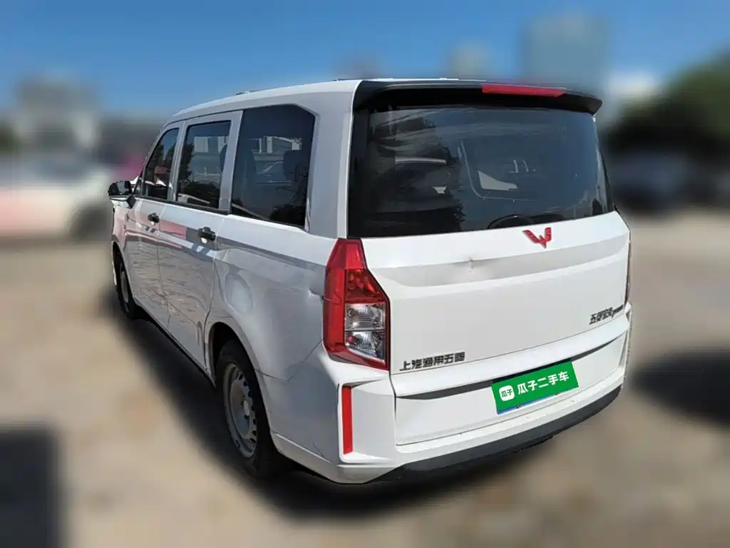 Wuling Hongguang PLUS — фото 7