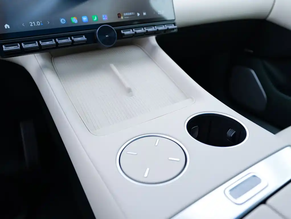 Xiaomi YU7 — фото 15