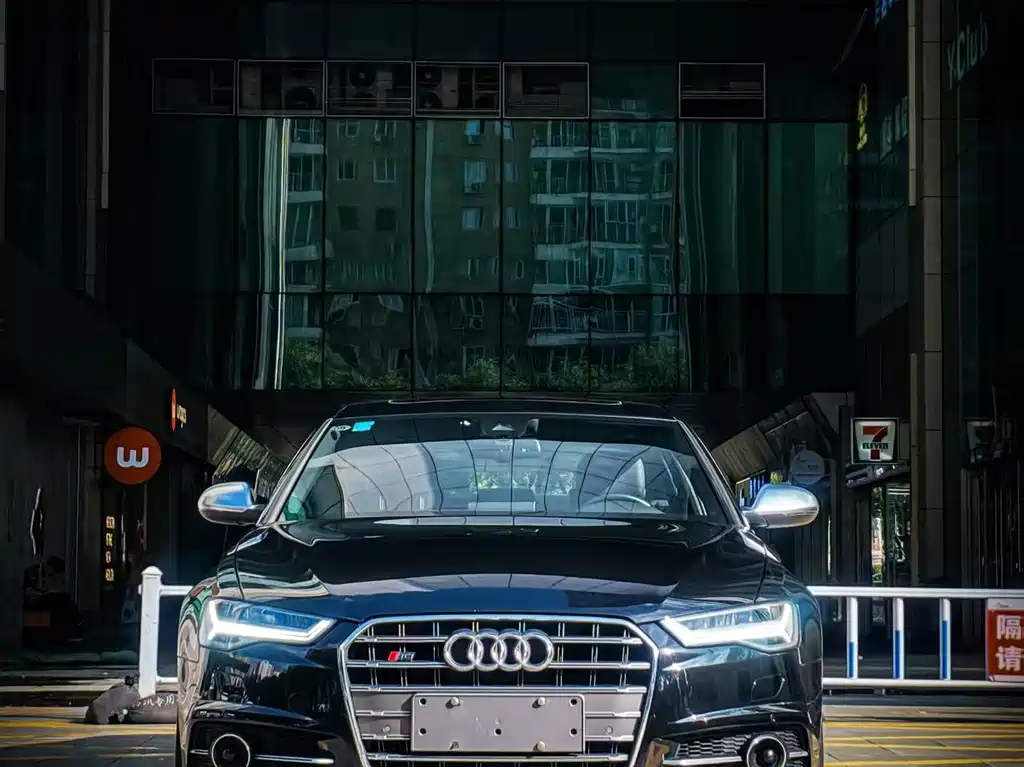 Audi S6 — фото 2