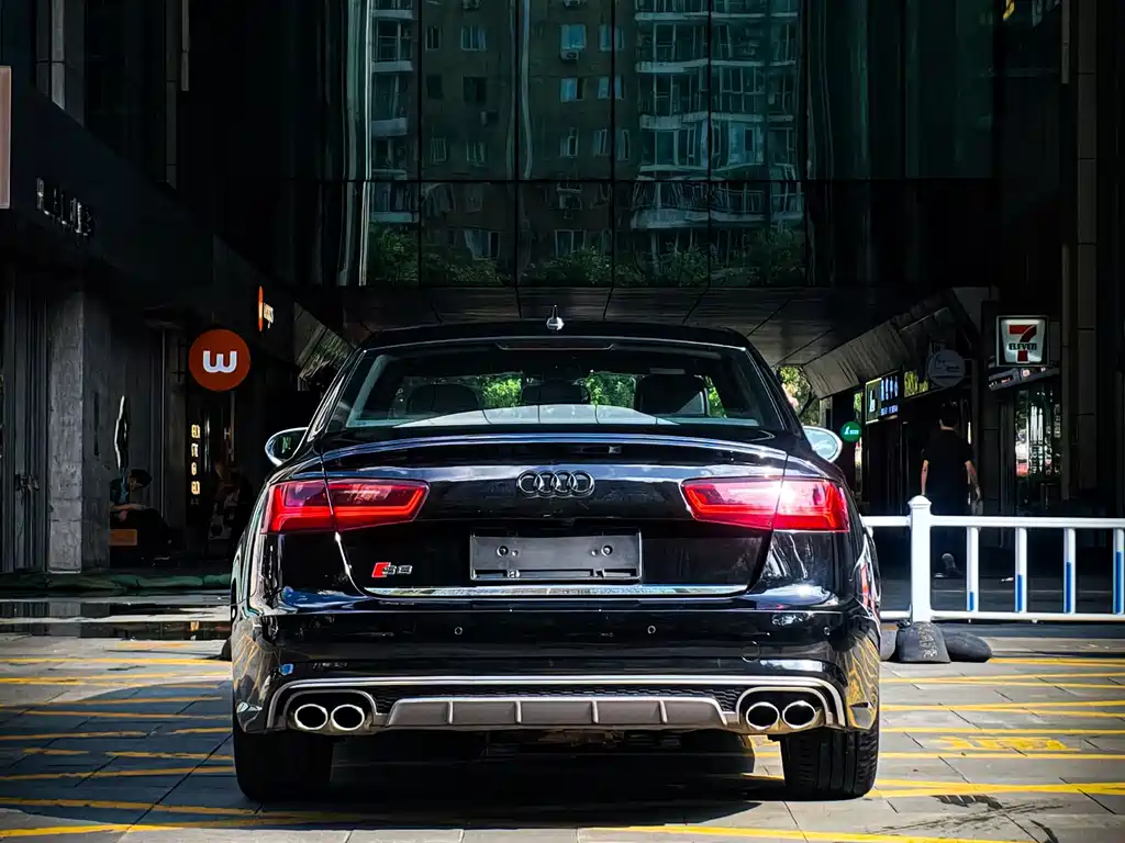 Audi S6 — фото 5