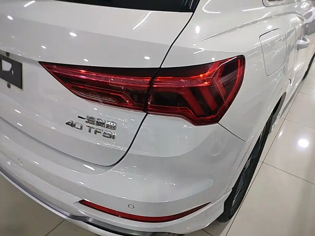 Audi Q3 — фото 24