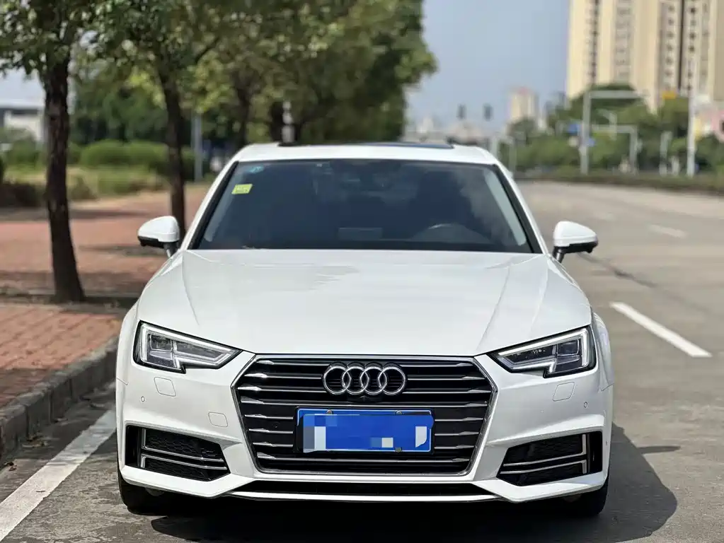 Audi A4L — фото 2