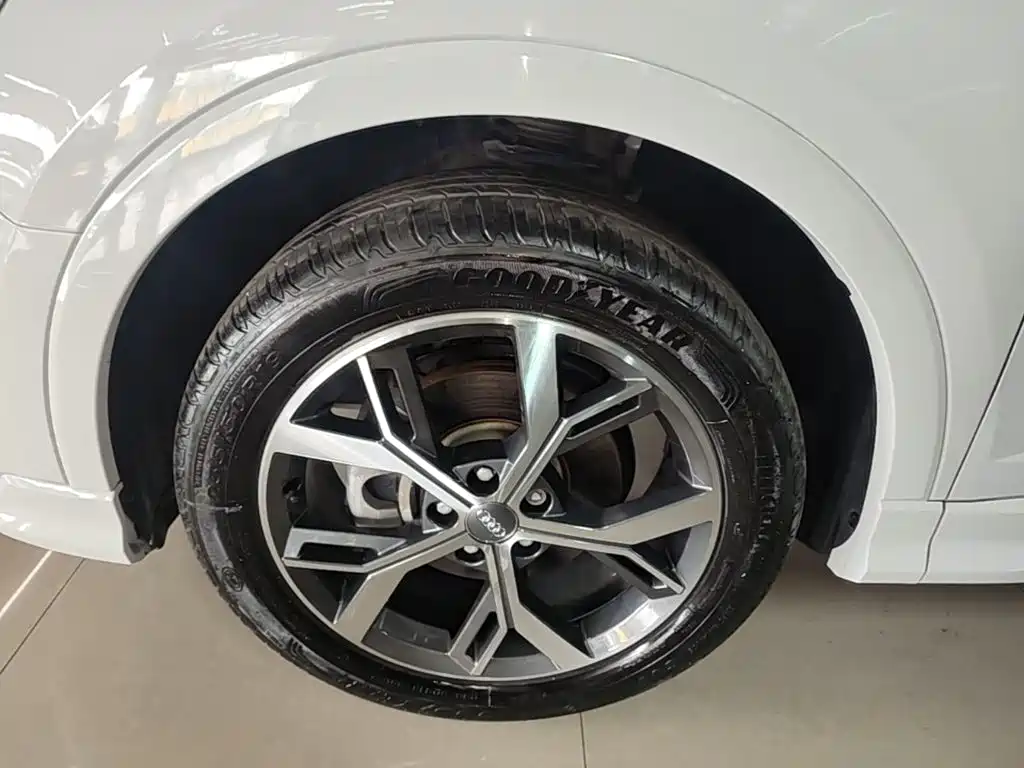 Audi Q3 Sportback — фото 23