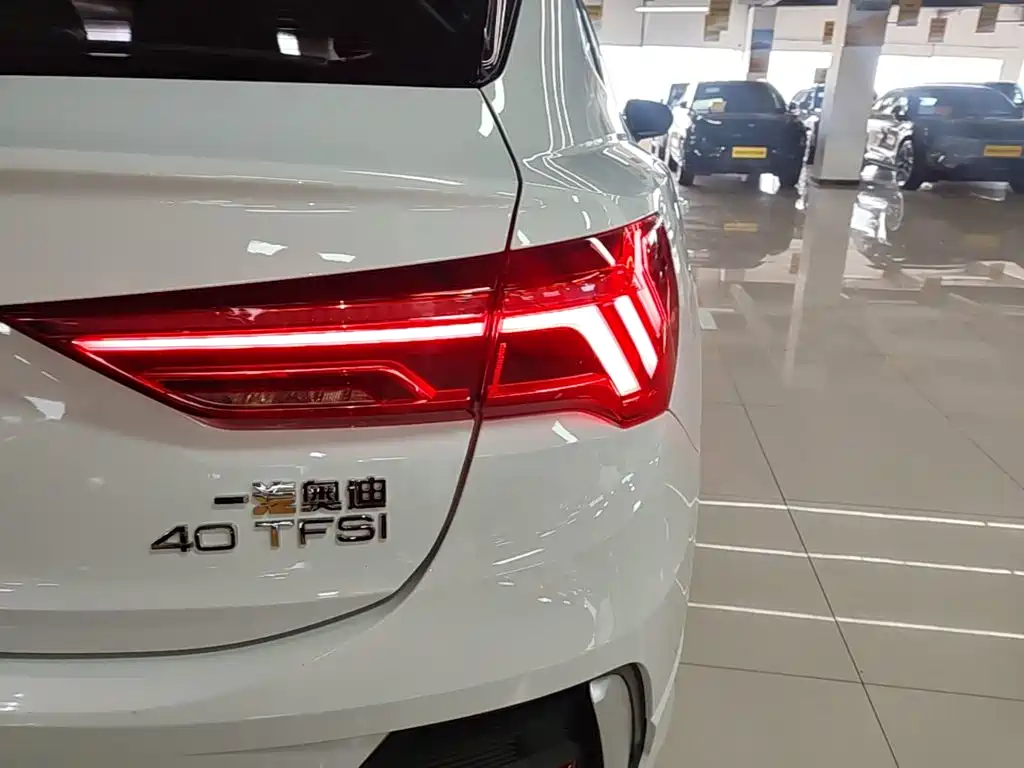 Audi Q3 Sportback — фото 8