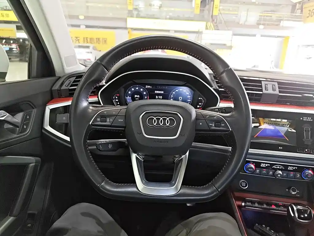 Audi Q3 — фото 7
