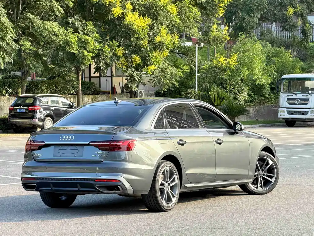Audi A4L — фото 9