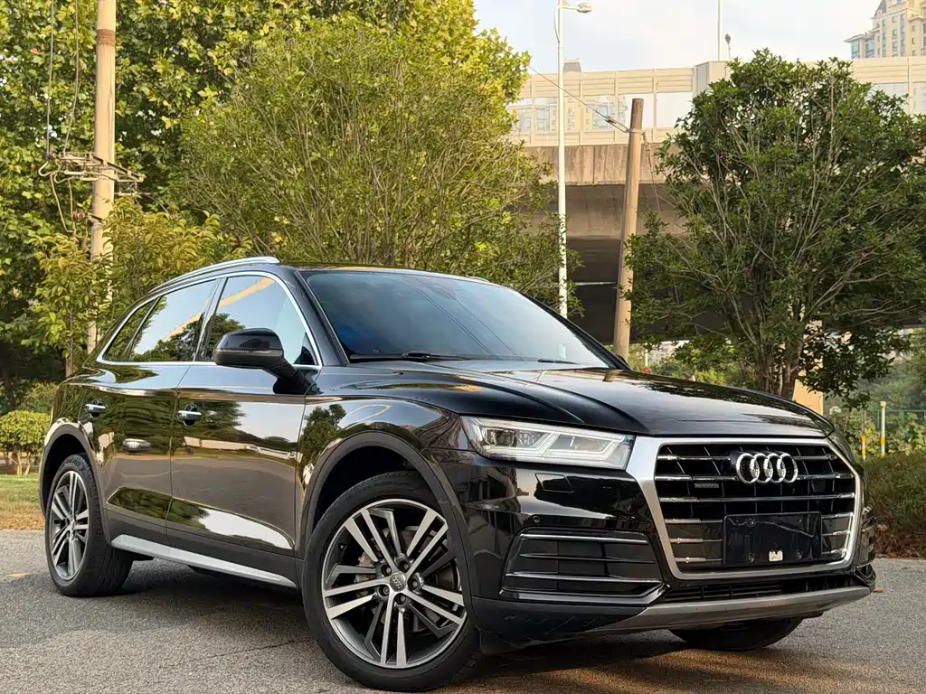 Audi Q5L — фото 3