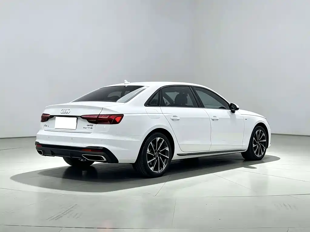 Audi A4L — фото 13